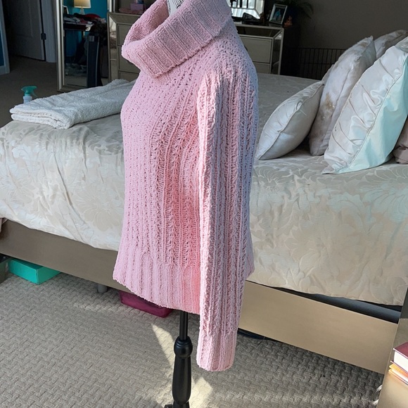Super Soft & Fuzzy Sweater by “LIZ & Co” - Picture 5 of 13